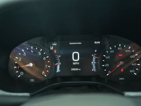 Used 2025 Jeep Compass Latitude AWD/4WD image 30