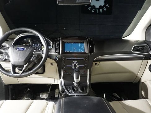 Used 2017 Ford Edge Titanium w/ Technology Package AWD/4WD image 14