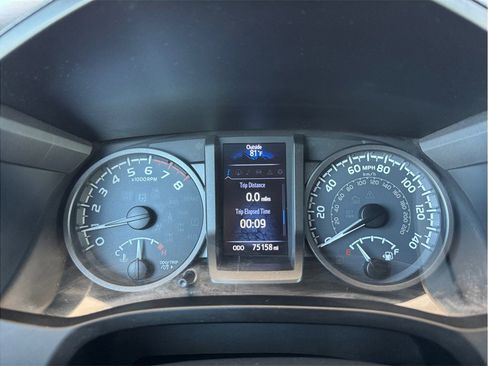 Used 2017 Toyota Tacoma TRD Off-Road w/ Tow Package AWD/4WD image 16