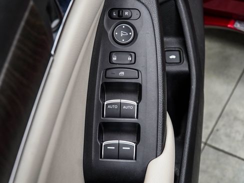 Used 2018 Honda Accord Touring image 39