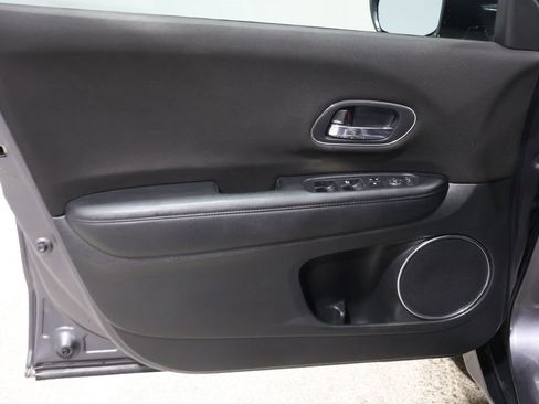 Used 2018 Honda HR-V EX image 13