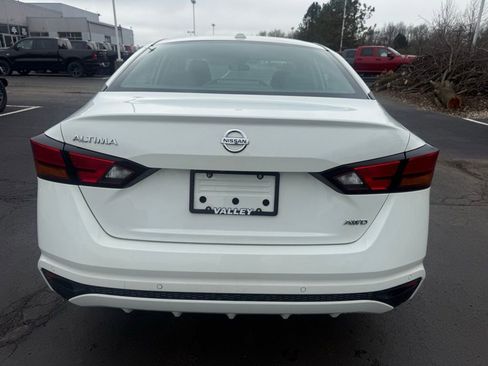 Used 2022 Nissan Altima 2.5 S AWD/4WD image 4
