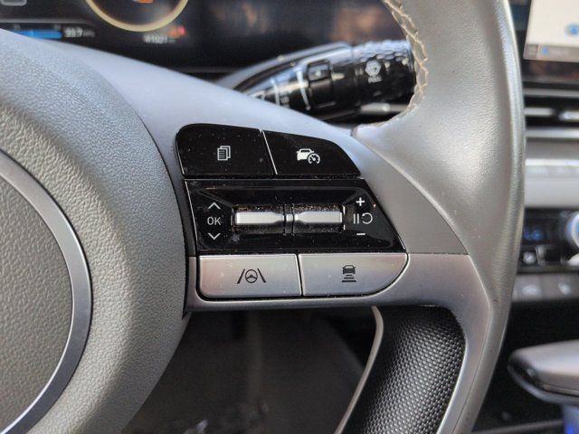 Used 2025 Hyundai Elantra SEL FWD image 23