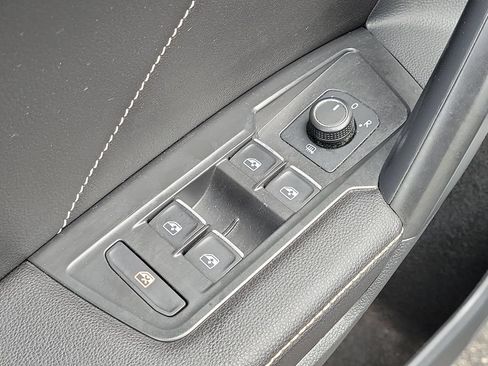 Used 2023 Volkswagen Tiguan SE R-Line FWD image 20