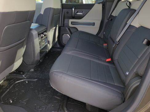 New 2026 GMC Hummer EV 4x4 Crew Cab w/ LPO, Dark Essentials Package image 7