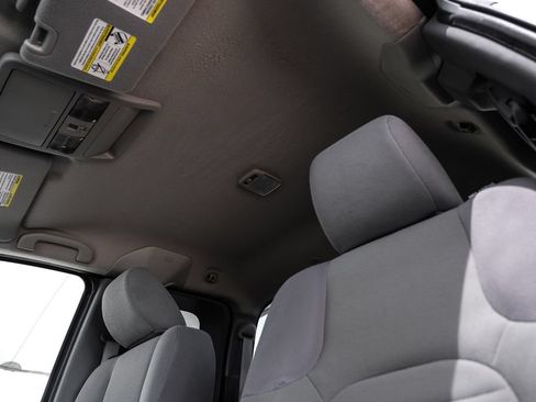 Used 2018 Nissan Frontier S RWD image 32