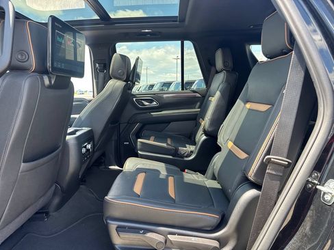 Used 2024 GMC Yukon AT4 w/ AT4 Premium Package AWD/4WD image 14