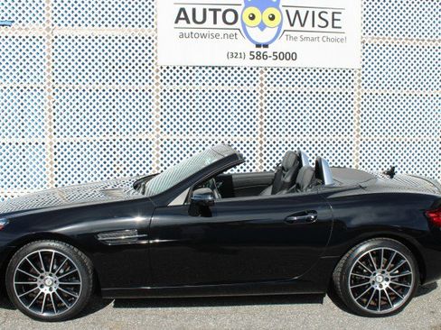 Used 2019 Mercedes-Benz SLC 300 image 2