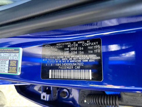 Used 2025 Hyundai Elantra SEL FWD image 19
