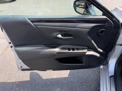 Used 2019 Lexus ES 350 w/ Premium Package FWD image 12
