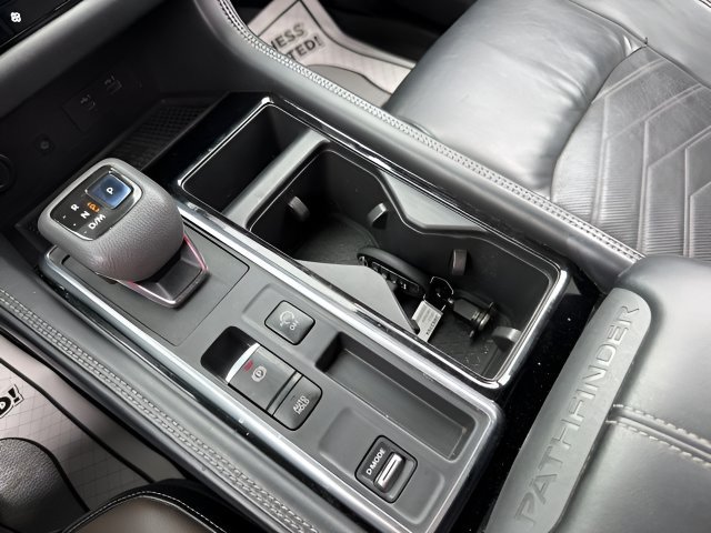 Used 2022 Nissan Pathfinder Platinum w/ Cargo Package FWD image 15