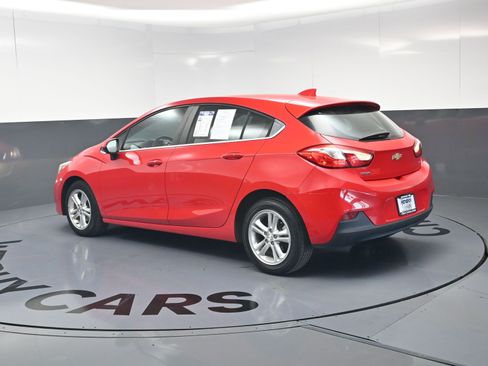 Used 2018 Chevrolet Cruze LT w/ Convenience Package FWD image 7