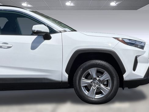 Used 2022 Toyota RAV4 XLE w/ Convenience Package FWD image 20