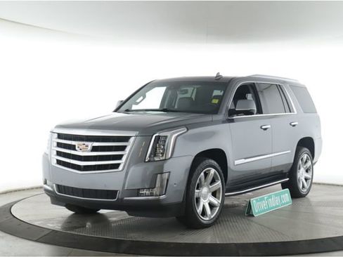 Used 2019 Cadillac Escalade Luxury AWD/4WD image 10