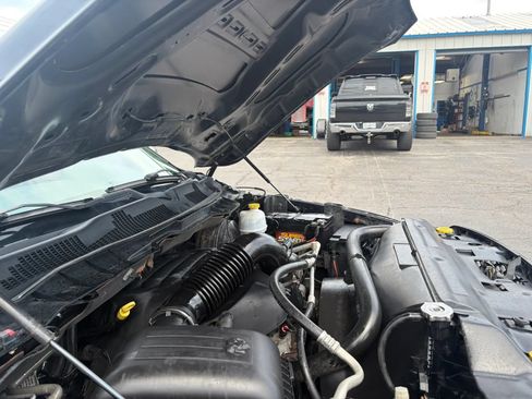 Used 2014 RAM 1500 Express AWD/4WD image 11
