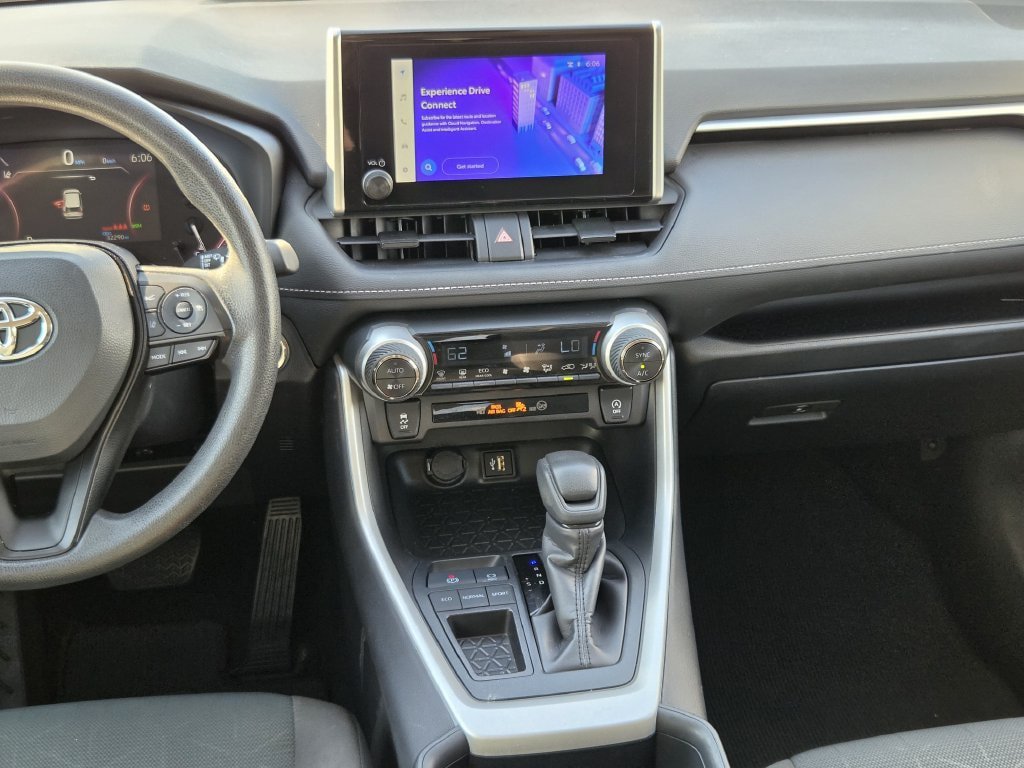 Used 2025 Toyota RAV4 XLE FWD image 17