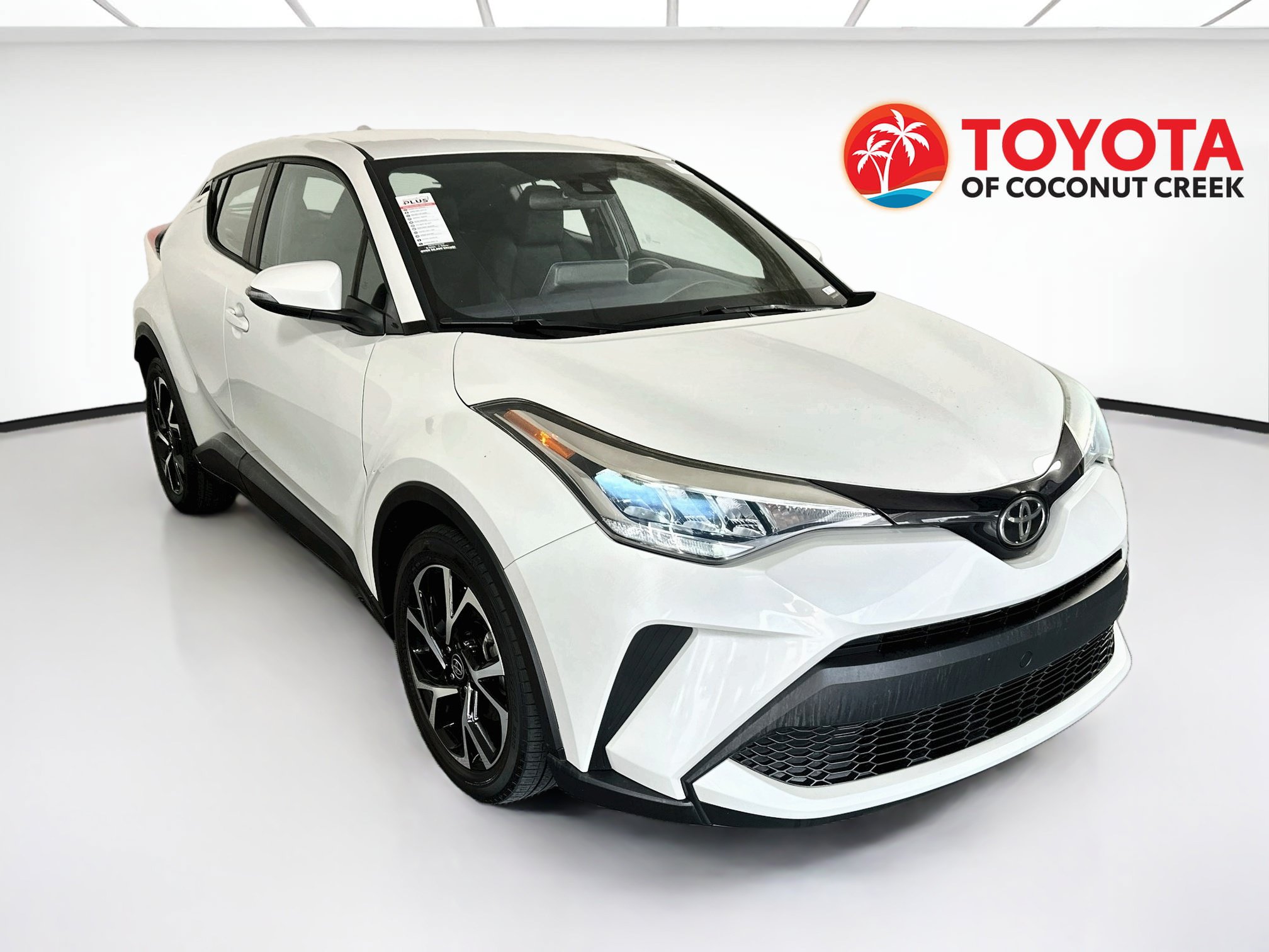 Used 2022 Toyota C-HR XLE FWD image 1