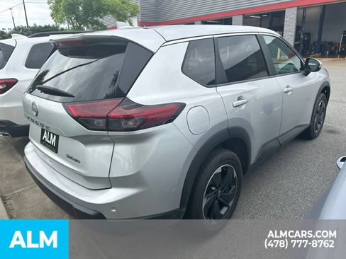 Used 2024 Nissan Rogue SV AWD/4WD image 7