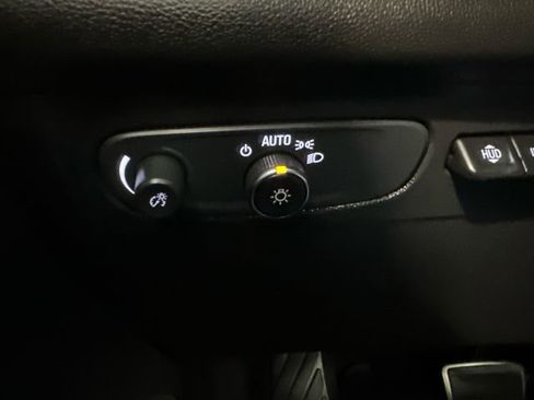 Used 2022 Buick Envision Essence w/ Technology Package I AWD/4WD image 30