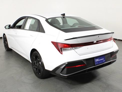 Certified 2026 Hyundai Elantra Sport FWD image 4