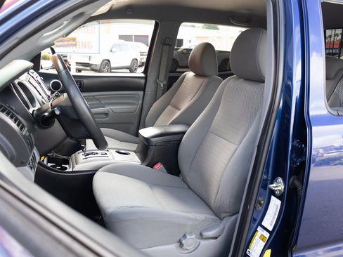 Used 2014 Toyota Tacoma PreRunner image 18