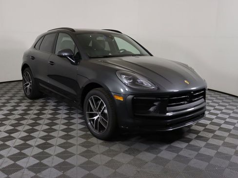 Certified 2025 Porsche Macan AWD/4WD image 7