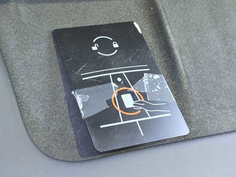 Used 2022 Tesla Model Y Performance image 22