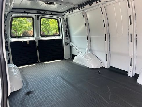 New 2026 Chevrolet Express 2500 Extended RWD image 31