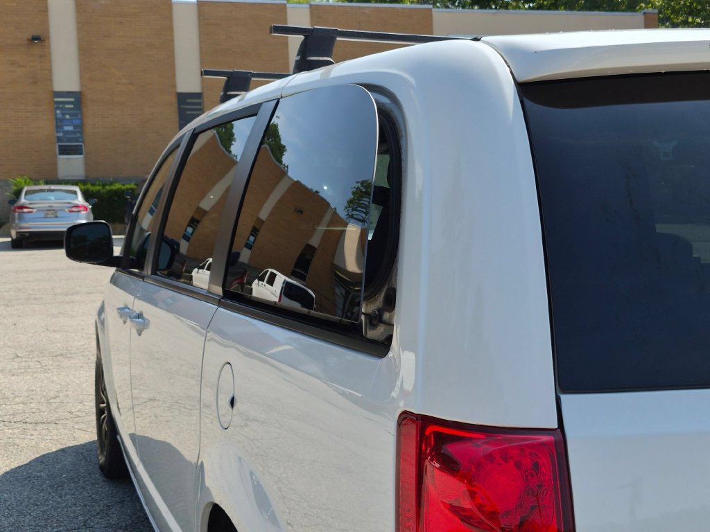 Used 2018 Dodge Grand Caravan SE FWD image 15