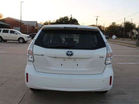 Used 2012 Toyota Prius V Two image 14