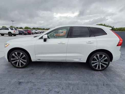 Used 2023 Volvo XC60 B5 Ultimate w/ Climate Package FWD image 2