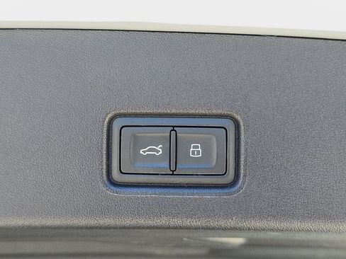 Used 2023 Audi Q4 e-tron Premium w/ Convenience Package AWD/4WD image 13