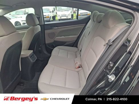 Used 2018 Hyundai Elantra SEL FWD image 12