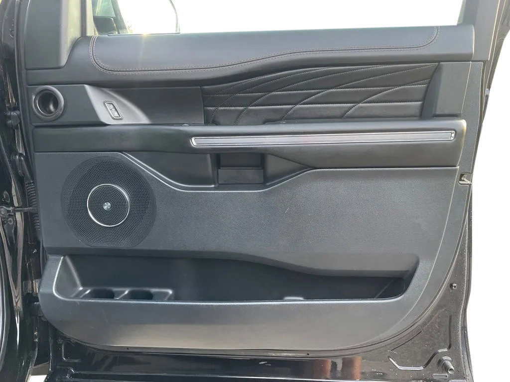 Used 2020 Ford Expedition Max Platinum AWD/4WD image 24