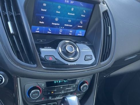 Used 2017 Ford C-MAX Titanium image 6