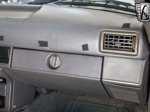 Used 1987 Toyota Pickup 2WD Regular Cab image 25