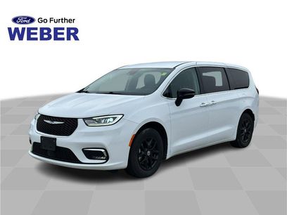 Used 2024 Chrysler Pacifica Touring-L