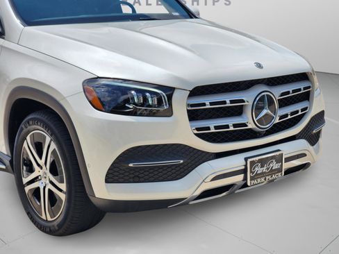 Used 2021 Mercedes-Benz GLS 450 4MATIC image 36
