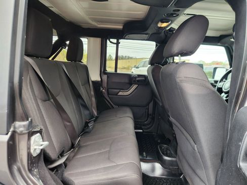 Used 2017 Jeep Wrangler Unlimited Sport w/ Quick Order Package 24S AWD/4WD image 47