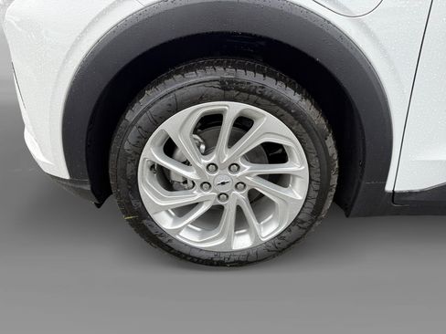 New 2027 Chevrolet Bolt LT image 9