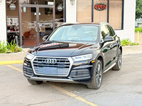 Used 2018 Audi Q5 2.0T Premium Plus w/ Premium Plus Package AWD/4WD image 2