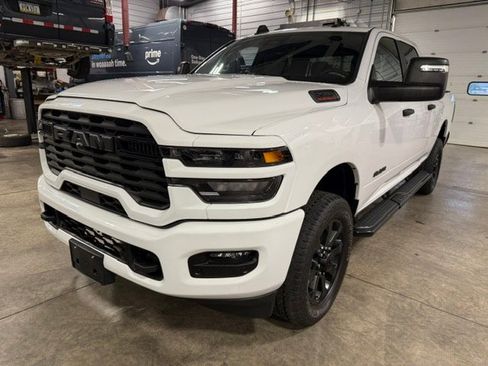 Used 2025 RAM 2500 Big Horn AWD/4WD image 40