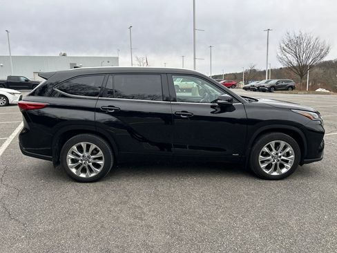 Used 2023 Toyota Highlander Limited image 6