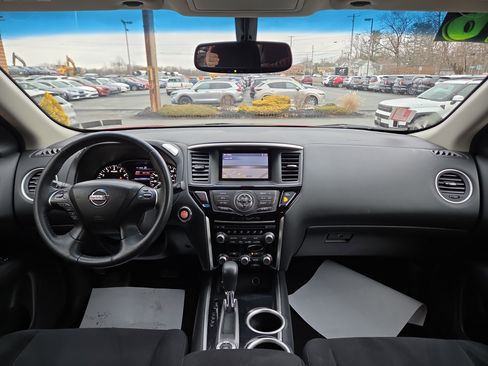Used 2016 Nissan Pathfinder SV image 15