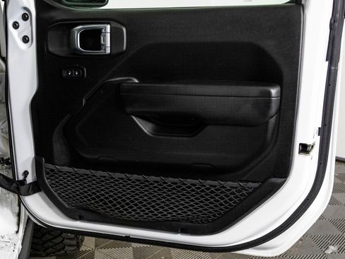 Used 2021 Jeep Wrangler Unlimited Willys image 38