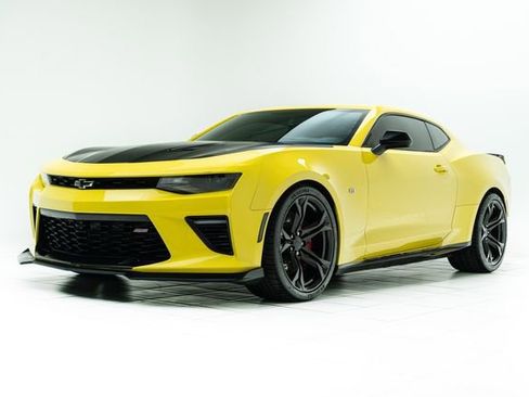Used 2018 Chevrolet Camaro SS RWD image 8
