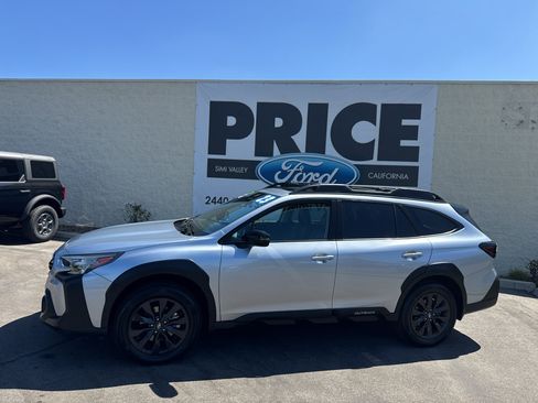 Used 2023 Subaru Outback Onyx Edition XT AWD/4WD image 2