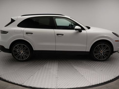Certified 2023 Porsche Cayenne S AWD/4WD image 7