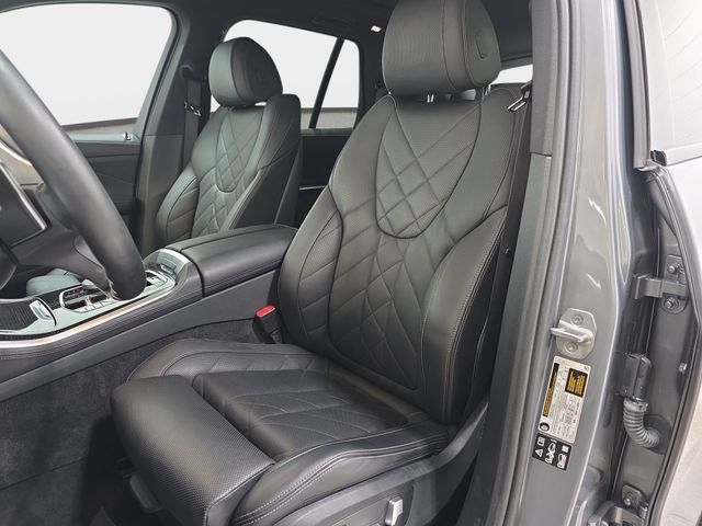 Certified 2024 BMW X5 xDrive40i w/ M Sport Package AWD/4WD image 12