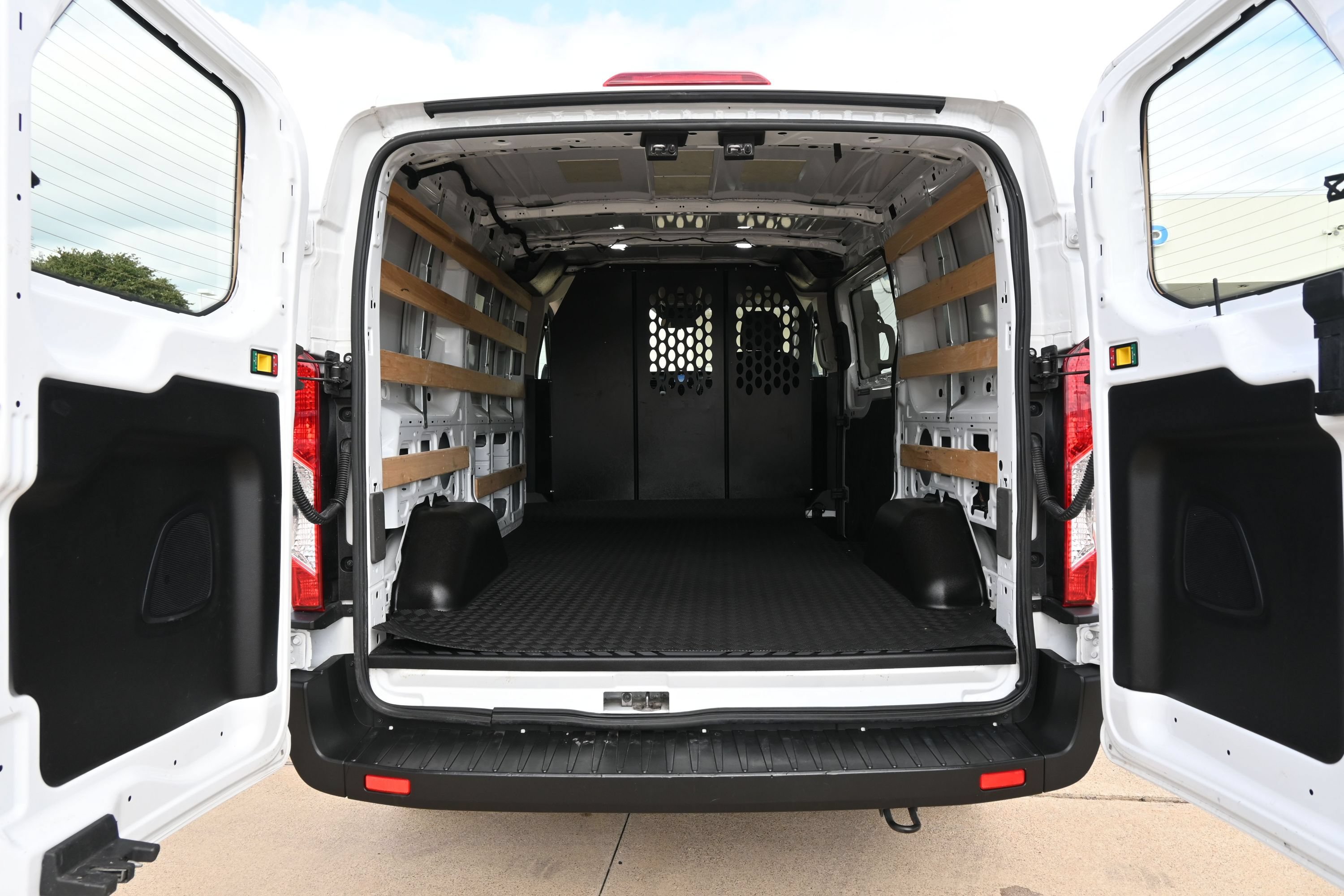 Used 2025 Ford Transit 250 Low Roof w/ Exterior Upgrade Package RWD image 30